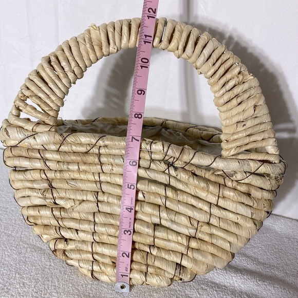 Vintage Plastic Lined Woven Wall Basket Wall Decor Plant Pot Hanging Basket - Picture 3 of 12
